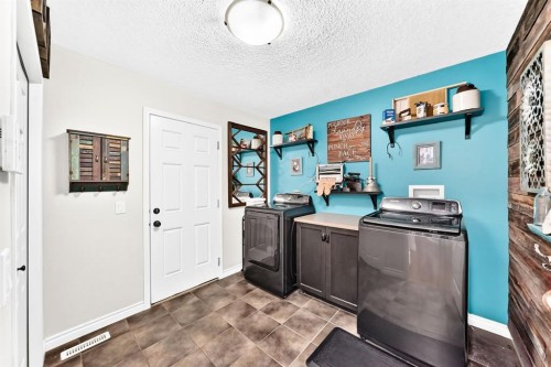 116 Kingsland Court Se, Airdrie, AB - Indoor