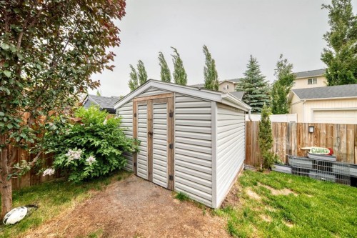 116 Kingsland Court Se, Airdrie, AB - Outdoor