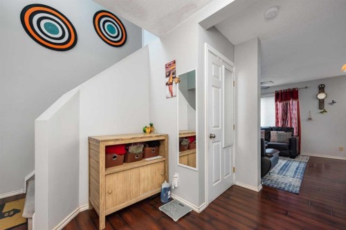 93 Saddleback Road Ne, Calgary, AB 