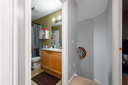 93 Saddleback Road Ne, Calgary, AB 