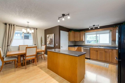 120 Silverthorn Way Nw, Calgary, AB 