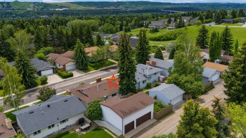 120 Silverthorn Way Nw, Calgary, AB 