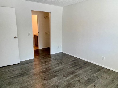 81 Cedar Springs Gardens Sw, Calgary, AB 
