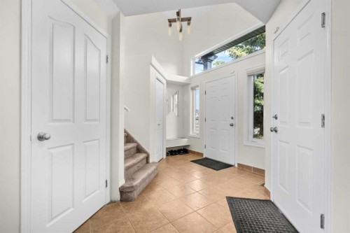 184 Somerglen Common Sw, Calgary, AB - Indoor Photo Showing Other Room