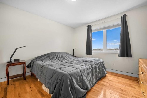184 Somerglen Common Sw, Calgary, AB - Indoor Photo Showing Bedroom