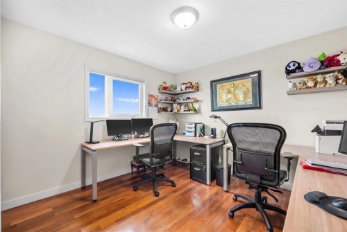 184 Somerglen Common Sw, Calgary, AB - Indoor Photo Showing Office