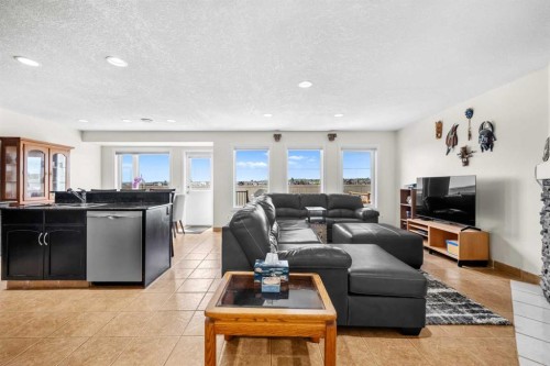 184 Somerglen Common Sw, Calgary, AB - Indoor Photo Showing Living Room
