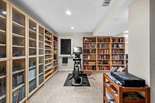 184 Somerglen Common Sw, Calgary, AB - Indoor Photo Showing Office