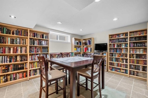 184 Somerglen Common Sw, Calgary, AB - Indoor Photo Showing Office