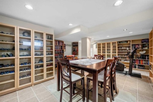 184 Somerglen Common Sw, Calgary, AB - Indoor