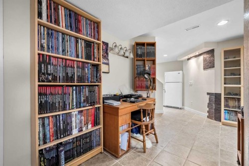 184 Somerglen Common Sw, Calgary, AB - Indoor