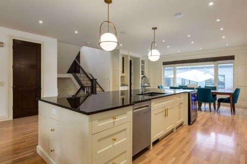 2339 Westmount Road Nw, Calgary, AB 