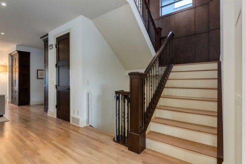 2339 Westmount Road Nw, Calgary, AB 