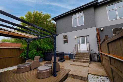 2430 28 Avenue Sw, Calgary, AB 