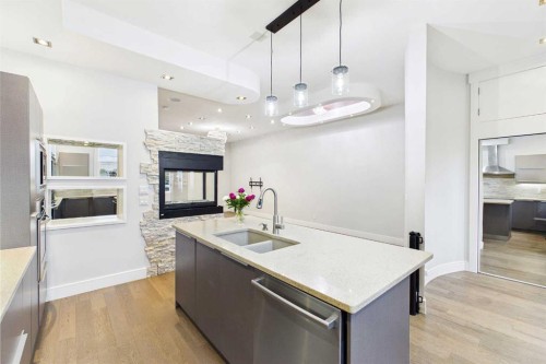 2430 28 Avenue Sw, Calgary, AB 