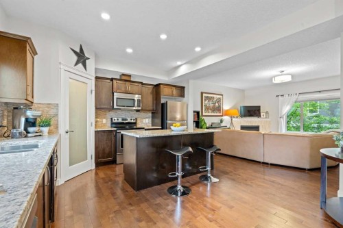 3-1916 36 Street Sw, Calgary, AB - Indoor Photo Showing Kitchen With Stainless Steel Kitchen With Upgraded Kitchen