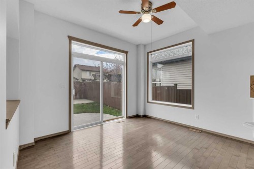 35 New Brighton Manor Se, Calgary, AB - Indoor Photo Showing Other Room