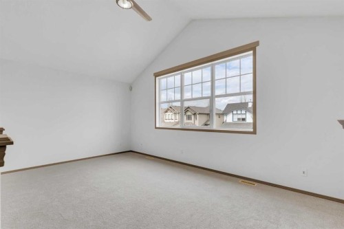 35 New Brighton Manor Se, Calgary, AB - Indoor Photo Showing Other Room