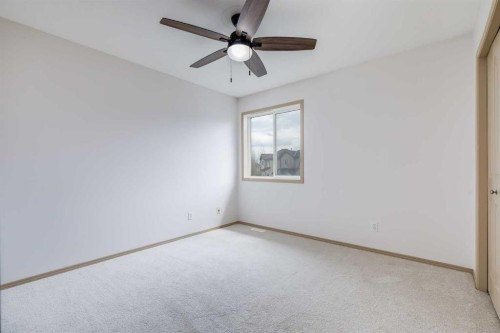 35 New Brighton Manor Se, Calgary, AB - Indoor Photo Showing Other Room