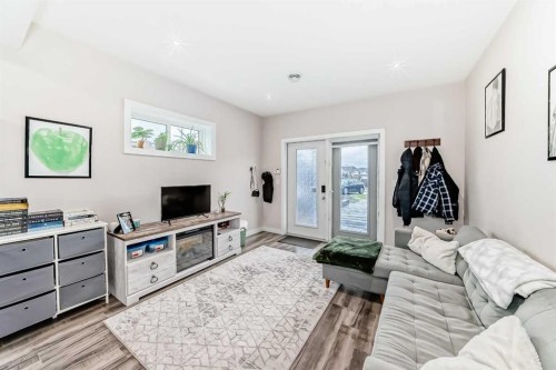 51 Evanscrest Way Nw, Calgary, AB - Indoor Photo Showing Living Room