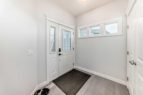 51 Evanscrest Way Nw, Calgary, AB - Indoor Photo Showing Kitchen With Upgraded Kitchen