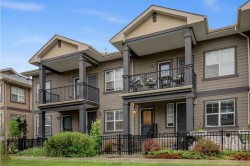 28 Evanscrest Gardens NW Calgary, AB T3P 0S1