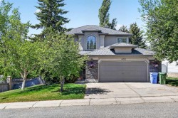 402 Douglas Park View SE Calgary, AB T2Z 2N3
