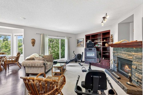 402 Douglas Park View Se, Calgary, AB 