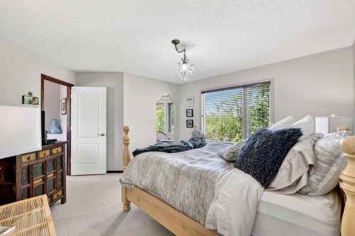 402 Douglas Park View Se, Calgary, AB 