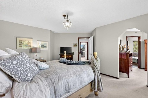 402 Douglas Park View Se, Calgary, AB 