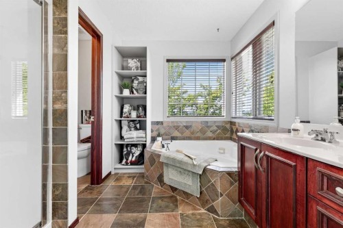 402 Douglas Park View Se, Calgary, AB 