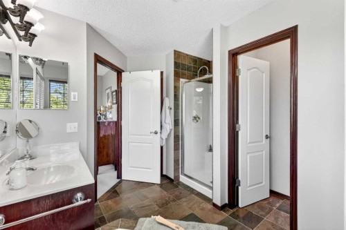402 Douglas Park View Se, Calgary, AB 