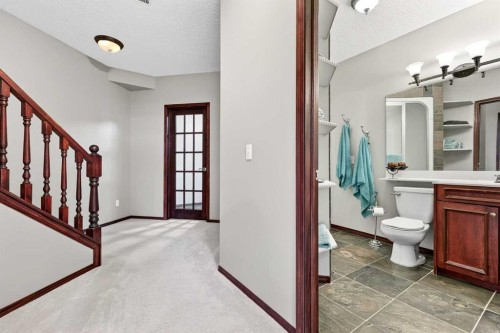 402 Douglas Park View Se, Calgary, AB 