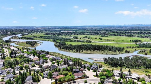 402 Douglas Park View Se, Calgary, AB 