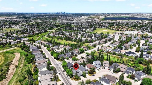 402 Douglas Park View Se, Calgary, AB 