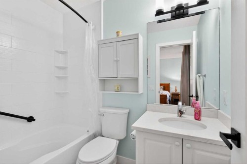 130 Harvest Park Circle Ne, Calgary, AB - Indoor Photo Showing Bathroom