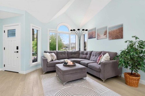 130 Harvest Park Circle Ne, Calgary, AB - Indoor Photo Showing Living Room
