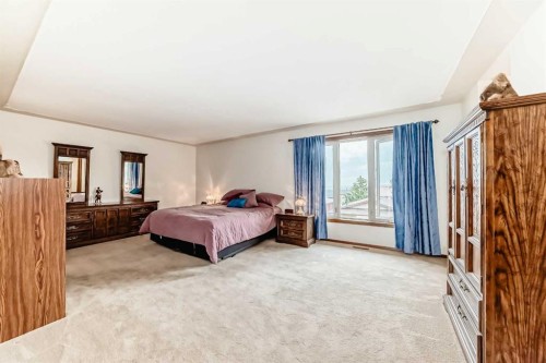 71 Edenwold Place Nw, Calgary, AB - Indoor Photo Showing Bedroom