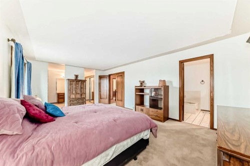 71 Edenwold Place Nw, Calgary, AB - Indoor Photo Showing Bedroom
