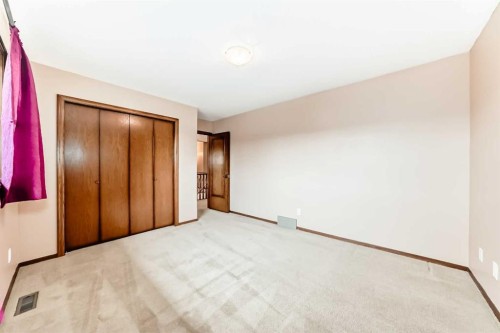 71 Edenwold Place Nw, Calgary, AB - Indoor Photo Showing Other Room