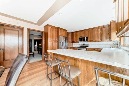 71 Edenwold Place Nw, Calgary, AB - Indoor Photo Showing Kitchen