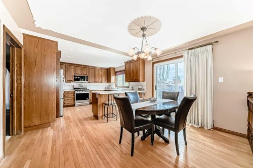 71 Edenwold Place Nw, Calgary, AB - Indoor Photo Showing Dining Room