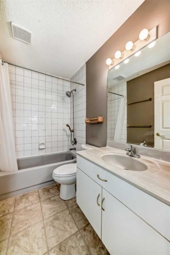 4 Glenbrook Villas Sw, Calgary, AB 