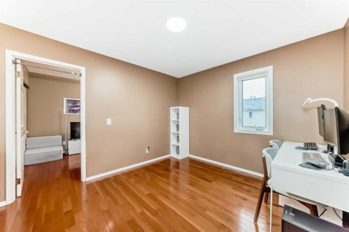 4 Glenbrook Villas Sw, Calgary, AB 