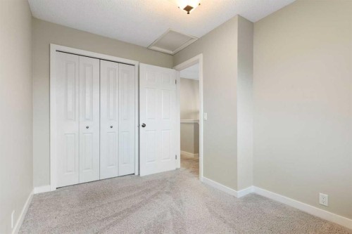 25 Bermuda Place, Calgary, AB - Indoor