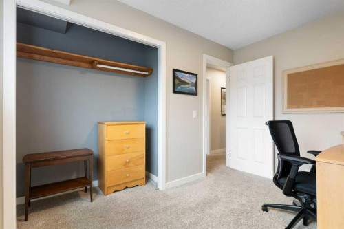 25 Bermuda Place, Calgary, AB - Indoor Photo Showing Office