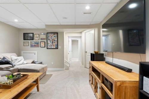 25 Bermuda Place, Calgary, AB - Indoor