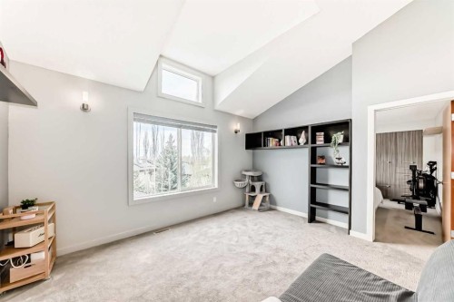 11 Cresthaven Bay Sw, Calgary, AB - Indoor