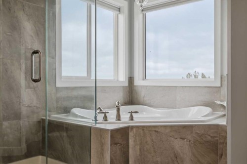 64 Panton Heights Nw, Calgary, AB - Indoor Photo Showing Bathroom