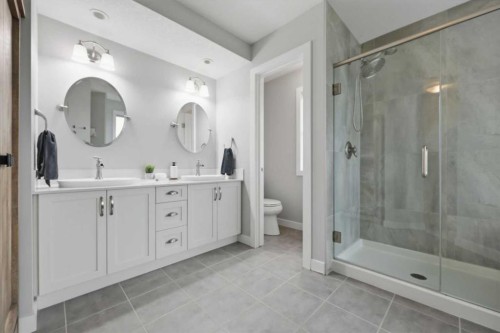 64 Panton Heights Nw, Calgary, AB - Indoor Photo Showing Bathroom